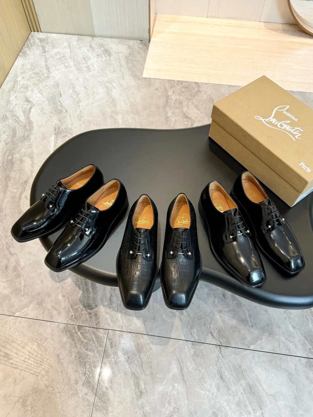 [CL red sole shoes] Top P: 1020💰 Size 39-44 (⚠️38.45.46.47 custom-made, non-returnable and non-exchangeable) 🆑High-end men's business formal leather shoes, original authentic top quality goods ••✅💯 Top original order purchasing agent! Original imported patterned cowhide ➕Imported cowhide lining ➕Cowhide feet ➕Original leather outsole~🉑️Feel free to compare the authentic ones!